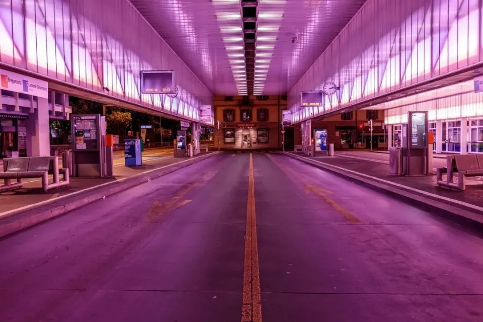 Street light that turns into purple light