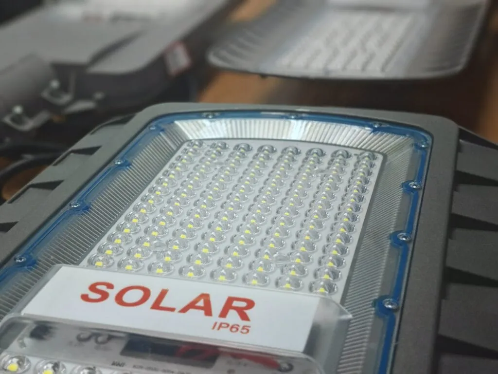 solar light build comparison