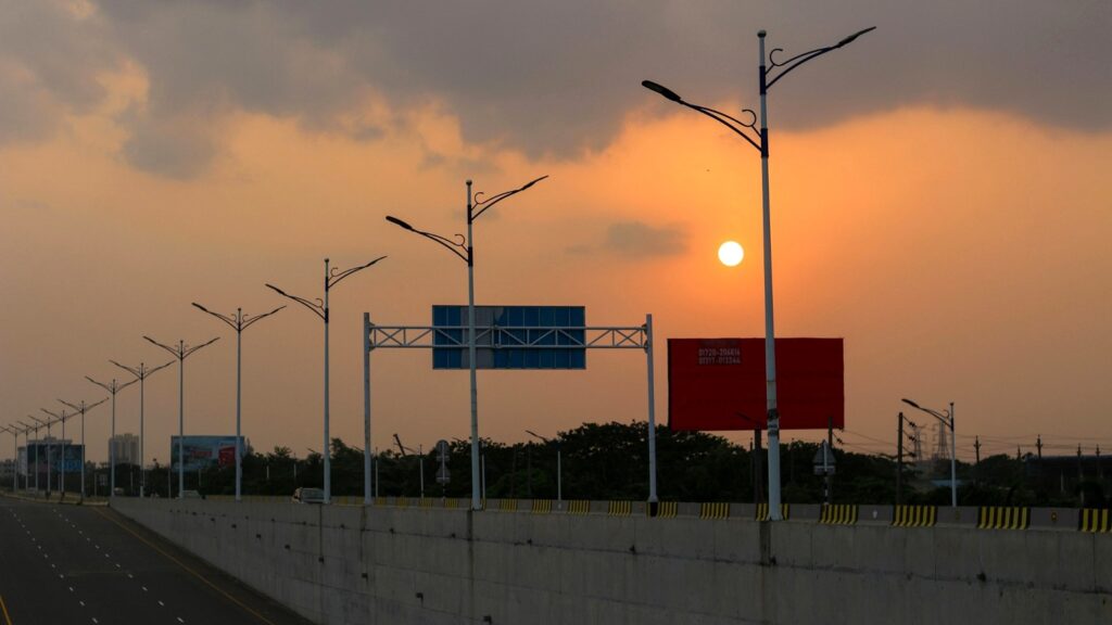 Professional road lighting project used for Sunlurio solar street lighting design method