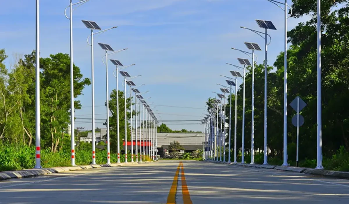 Solar-photovoltaic-powered-street-lamp-1