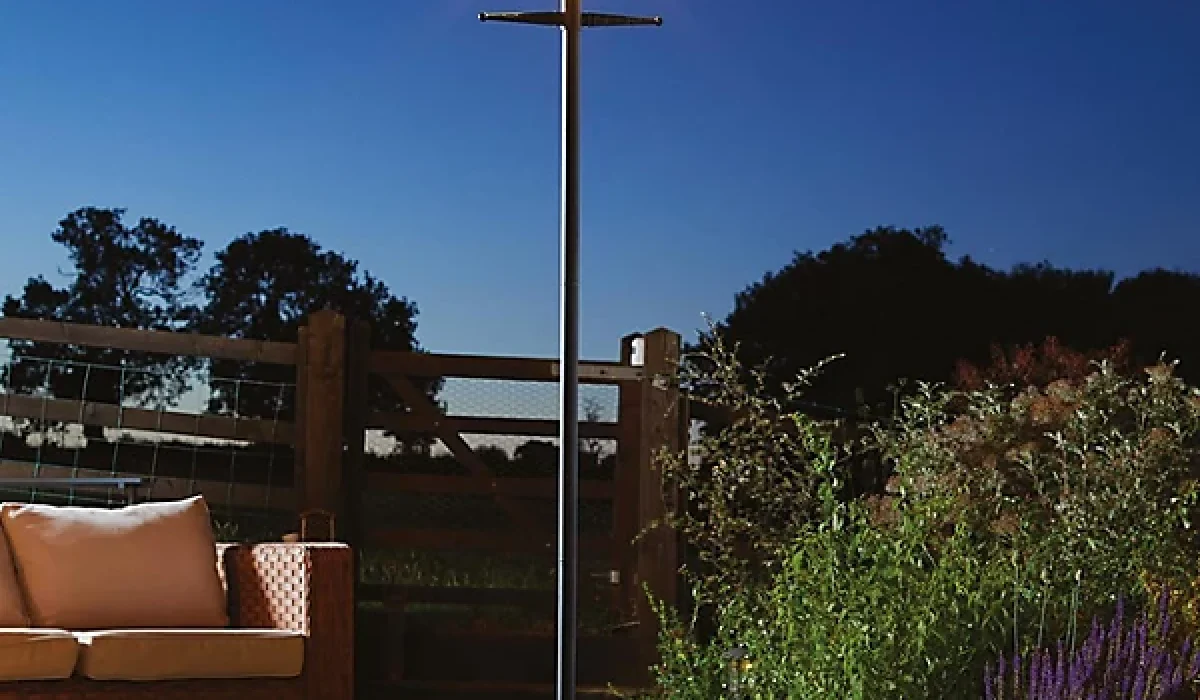 solar-powered-victorian-style-lamp-post-200-lumen-led-outdoor-garden-light-with-365-day-illumination-h200-x-w38-x-d18cm~5053335918576_01c_MP