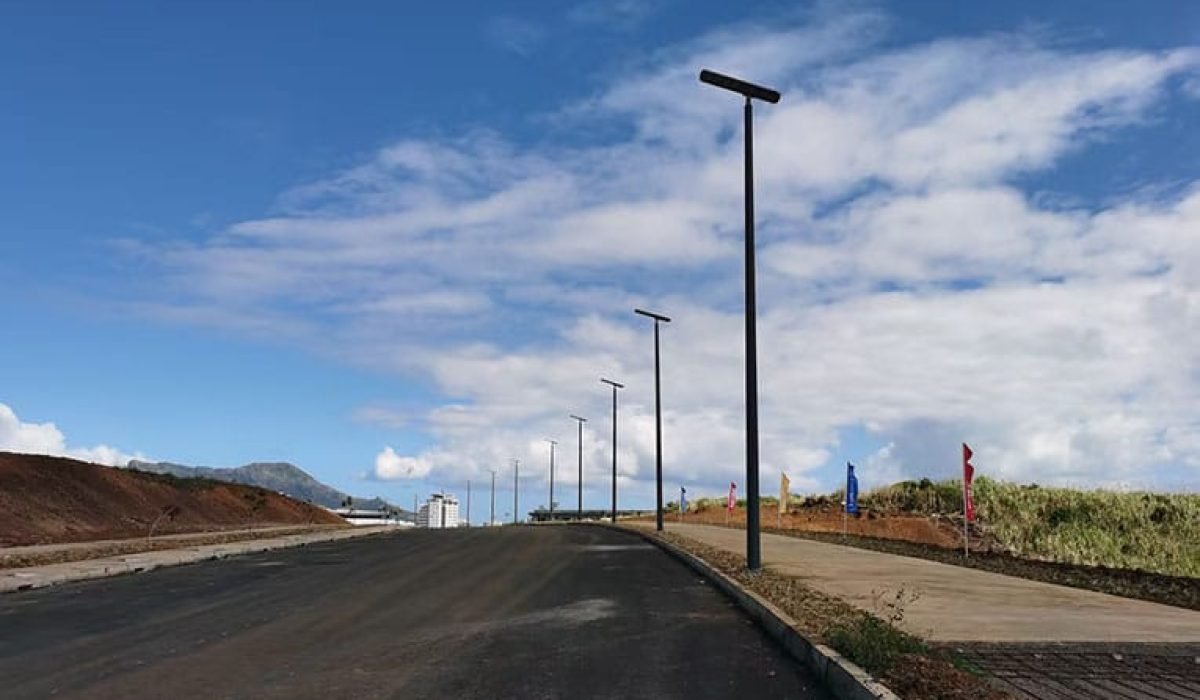 sresky-Thermos-solar-street-light-SSL-74-Mauritius-1
